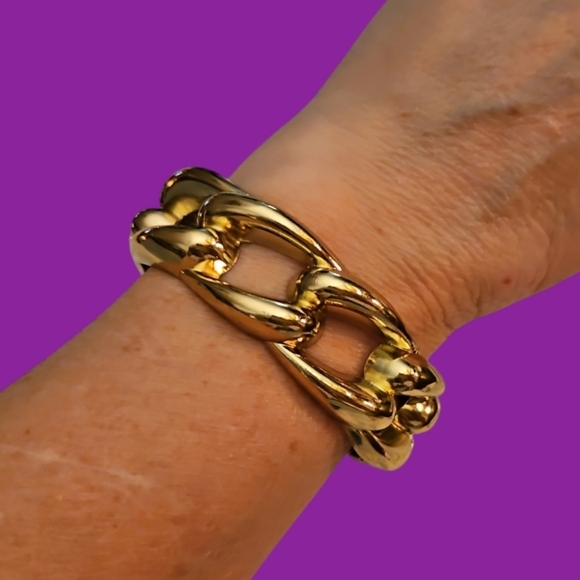 Goldtone Chunky Chain Style Clamper Bracelet - Picture 1 of 5